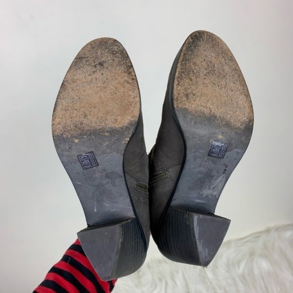 Eileen Fisher Murphy Grey Stacked Heel Ankle Boot - Picture 4 of 7